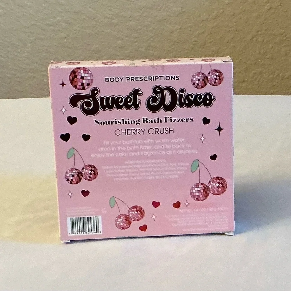 Cherry Crush Disco Bath Fizzers with 4 Rhinestone Heart Shaped Hair Claws